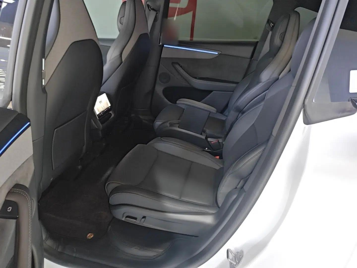 Tesla Model Y L 2025 Model Long-Range All-Wheel-Drive Version — миниатюра 25