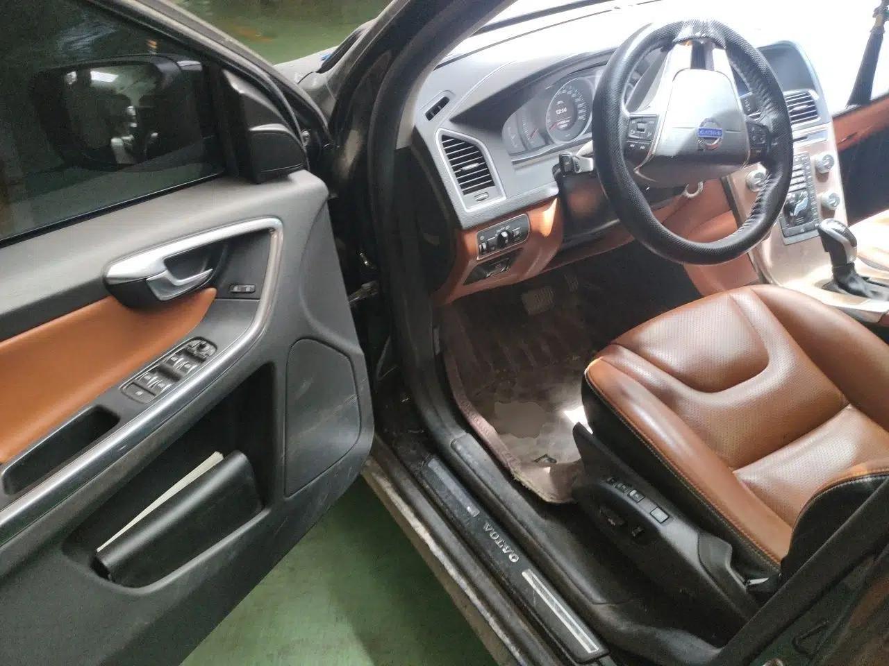 Volvo XC60 2015 T5 Smart Upgrade Model — миниатюра 16