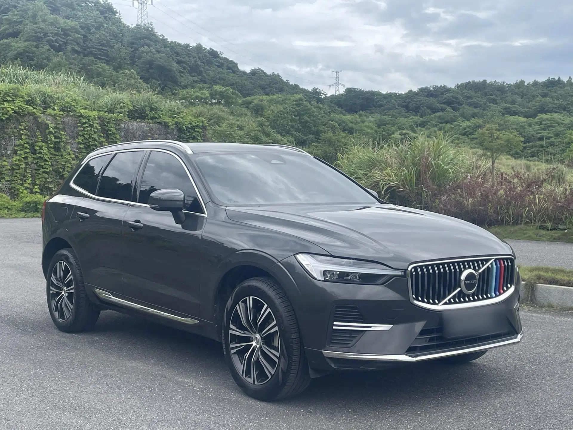 Volvo XC60 2022 B5 4x4 Smart Luxury Edition — миниатюра 3