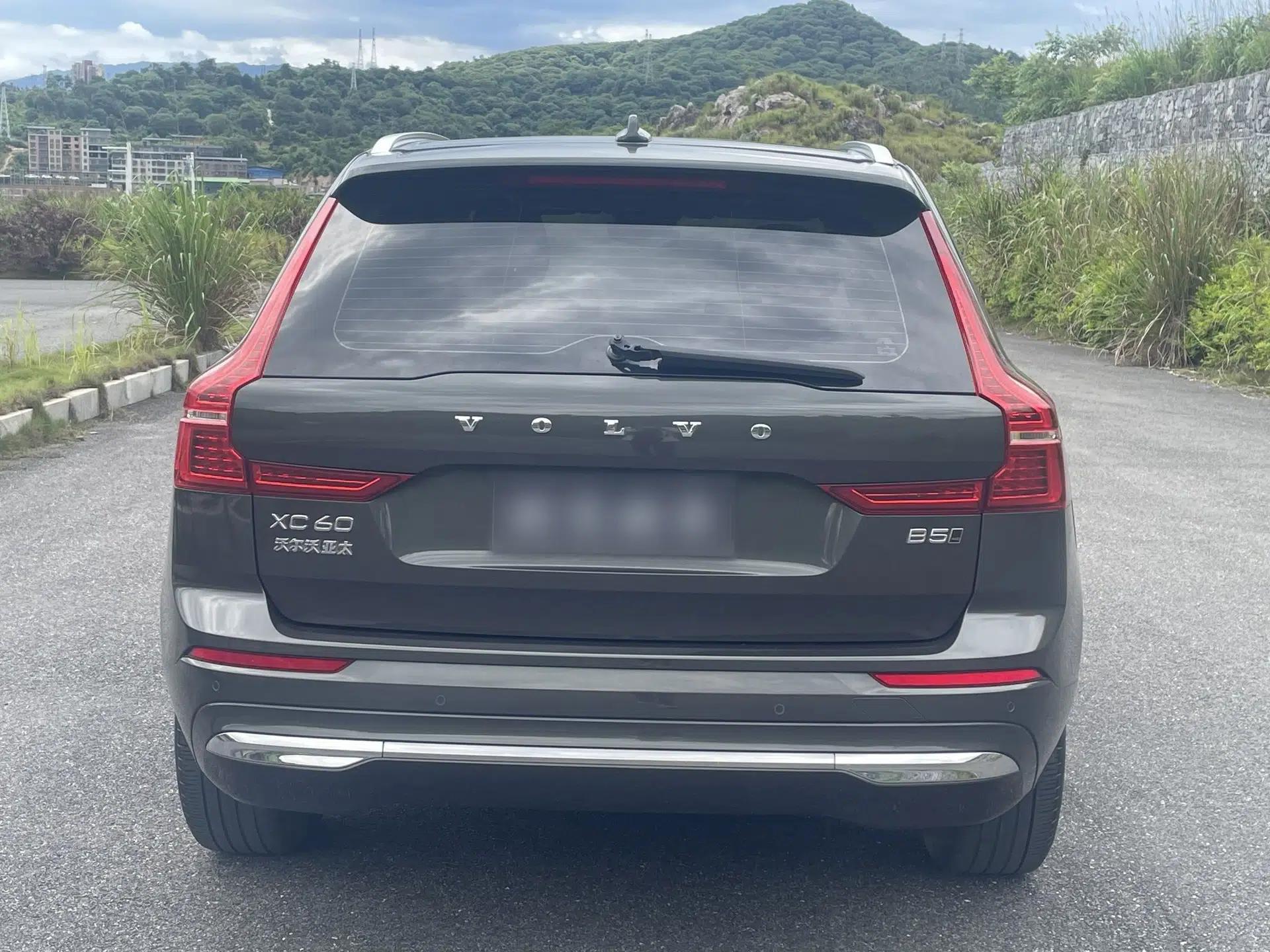 Volvo XC60 2022 B5 4x4 Smart Luxury Edition — миниатюра 5