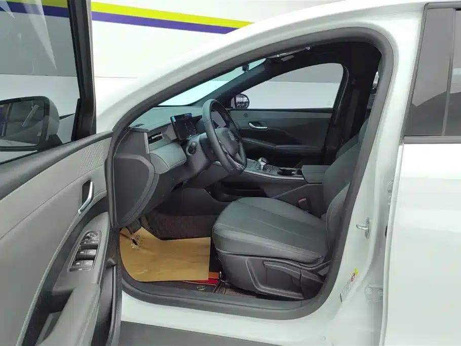 Qin PLUS 2025 DM-i Intelligent Driving Edition 55KM Leading Model — миниатюра 9