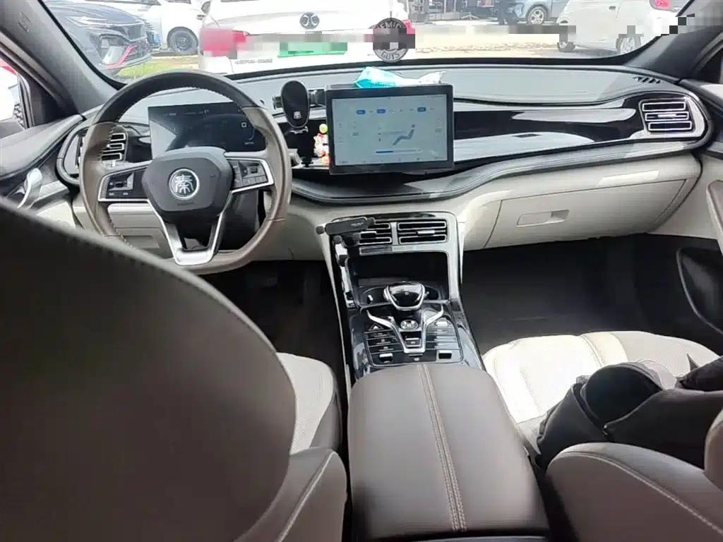 Qin PLUS 2024 Glory Edition DM-i 55KM Leading Model — миниатюра 13