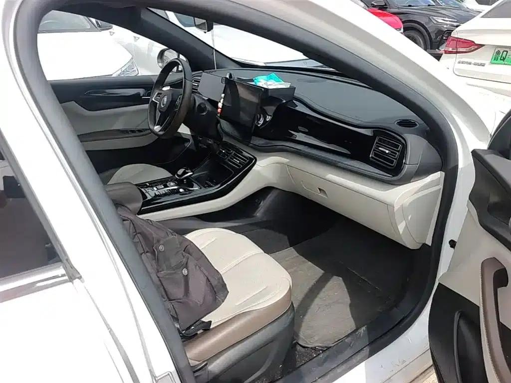 Qin PLUS 2024 Glory Edition DM-i 55KM Leading Model — миниатюра 20