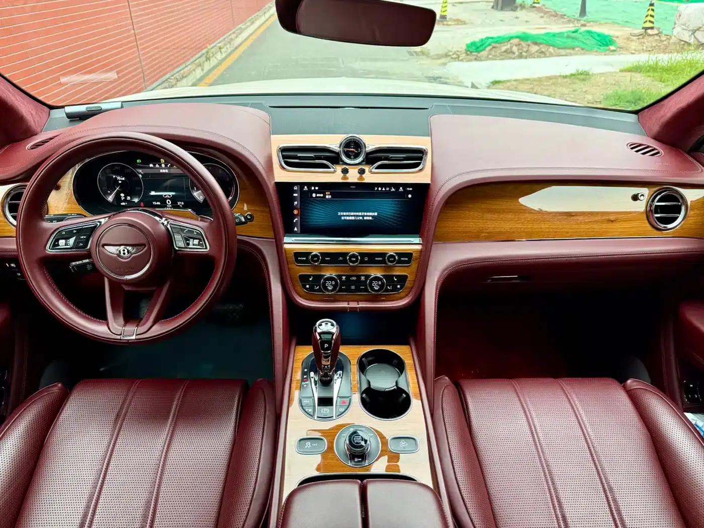 Bentayga 2021 4.0T V8 — миниатюра 12