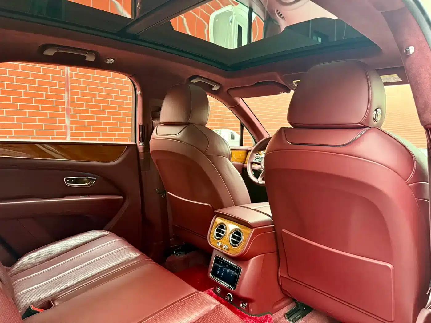 Bentayga 2021 4.0T V8 — миниатюра 14