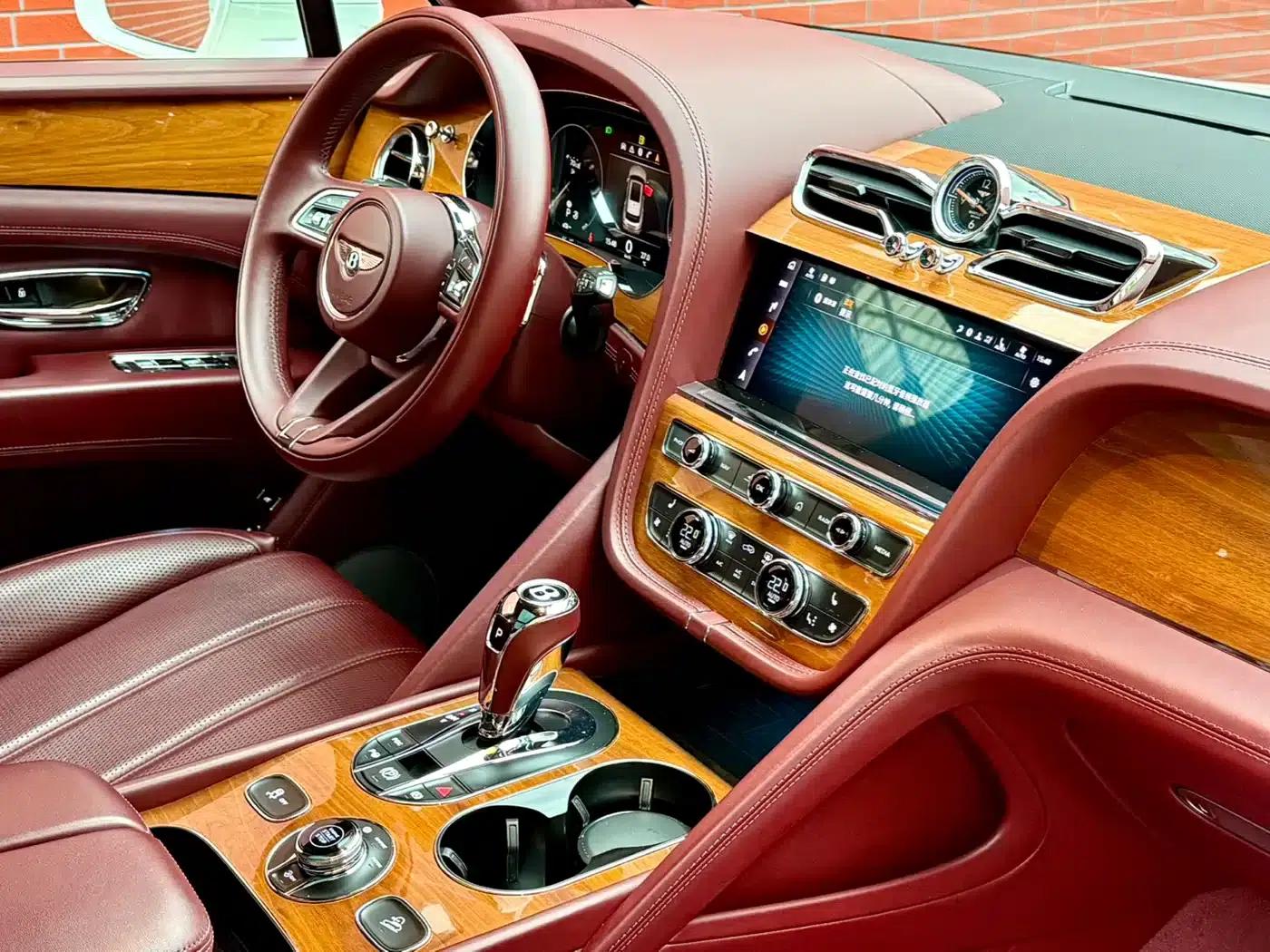 Bentayga 2021 4.0T V8 — миниатюра 17