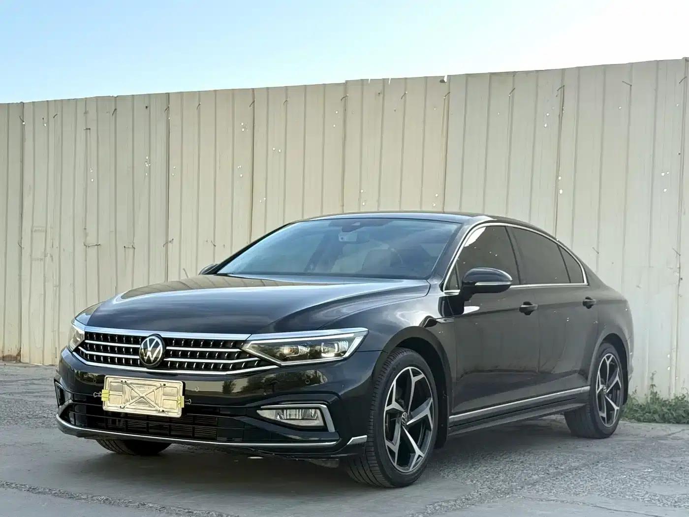 Volkswagen Magotan 2023 2 Millionth Unit Commemorative Edition 330TSI DSG Luxury — миниатюра 1