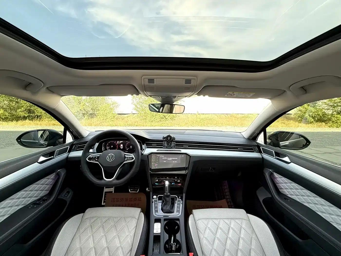 Volkswagen Magotan 2023 2 Millionth Unit Commemorative Edition 330TSI DSG Luxury — миниатюра 5