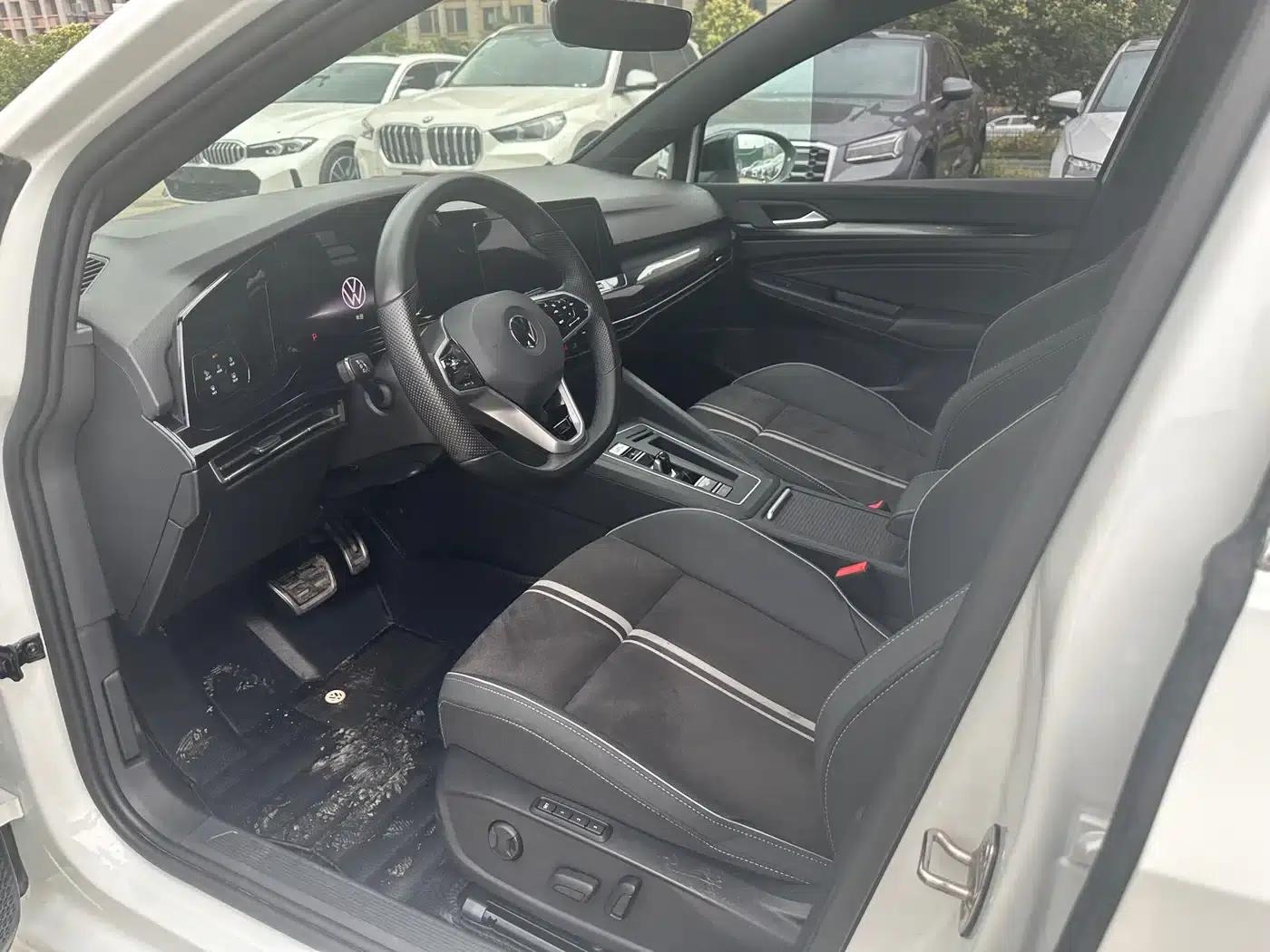 2023 Golf 280TSI DSG R-Line Lite — миниатюра 4