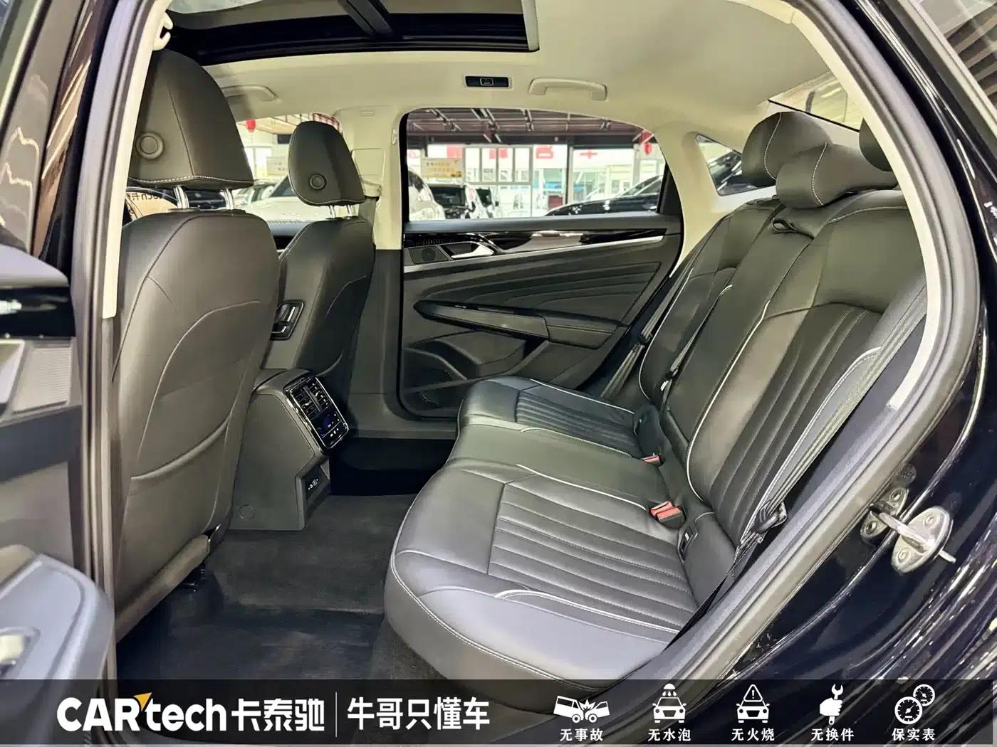 2023 Volkswagen Passat 330TSI Starry Sky Elite Edition — миниатюра 13