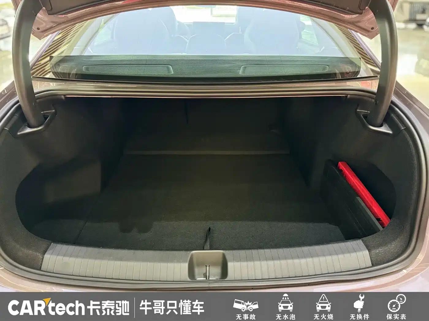 2025 Volkswagen Passat Pro 380TSI Dragon Edition — миниатюра 21