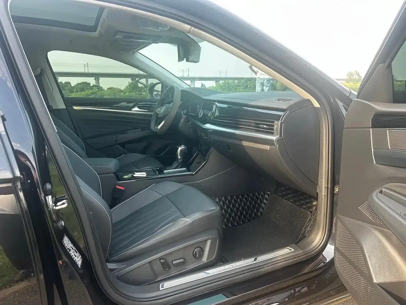 2023 Volkswagen Passat 330TSI Starry Sky Luxury Edition — миниатюра 11
