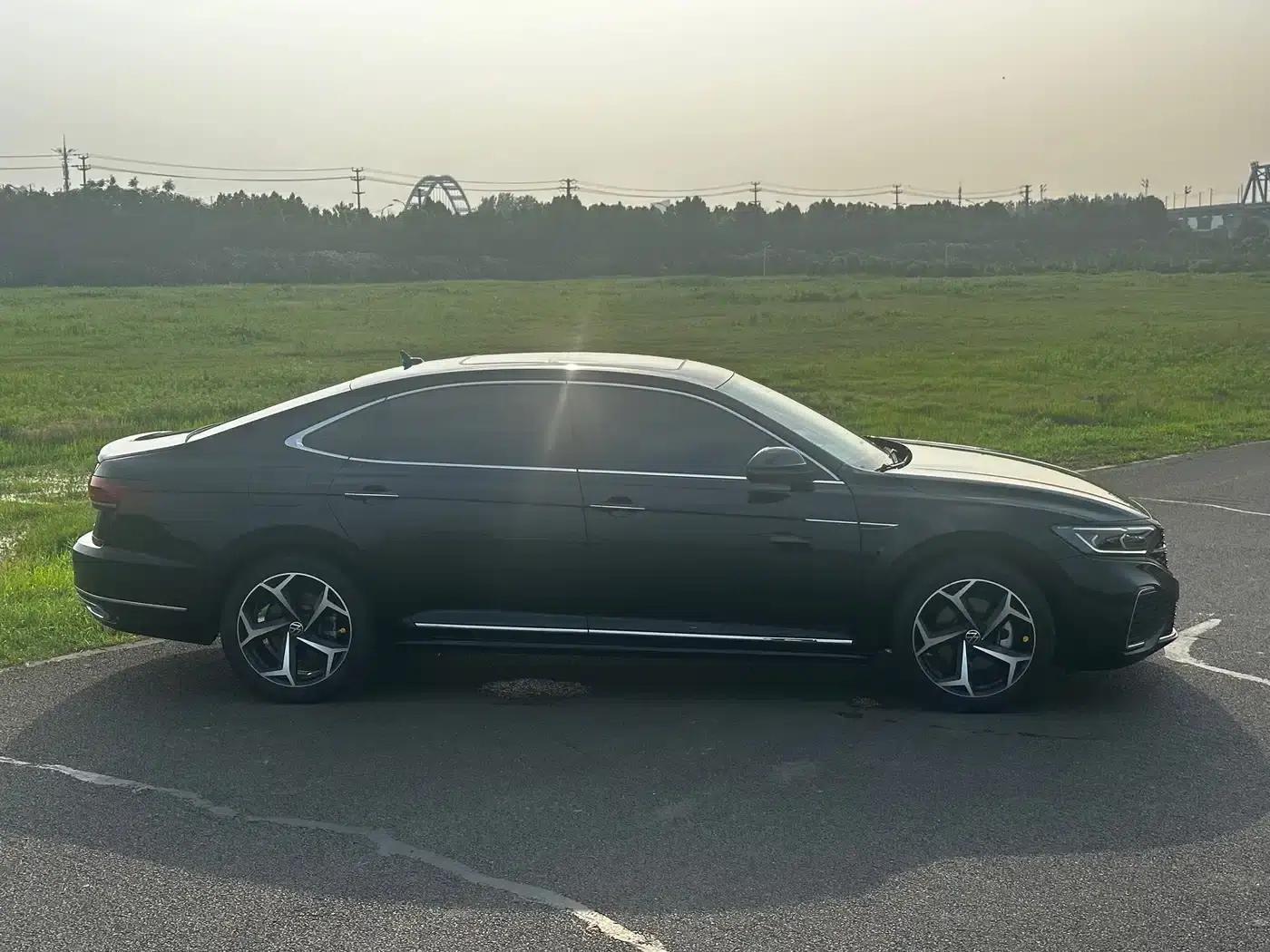 2023 Volkswagen Passat 330TSI Starry Sky Luxury Edition — миниатюра 15