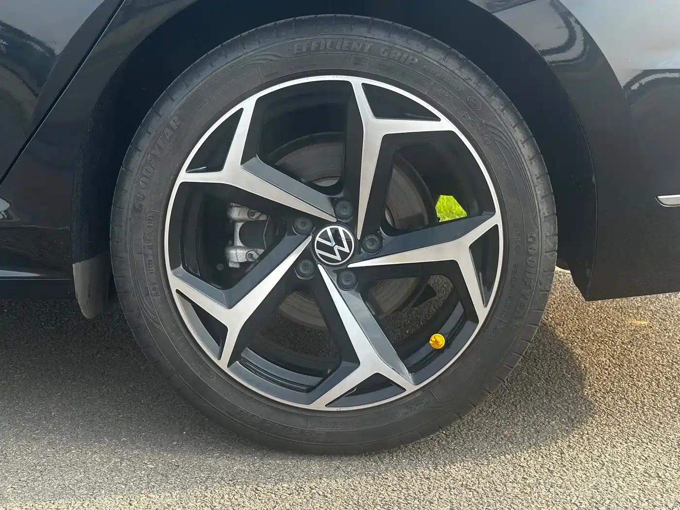 2023 Volkswagen Passat 330TSI Starry Sky Luxury Edition — миниатюра 18