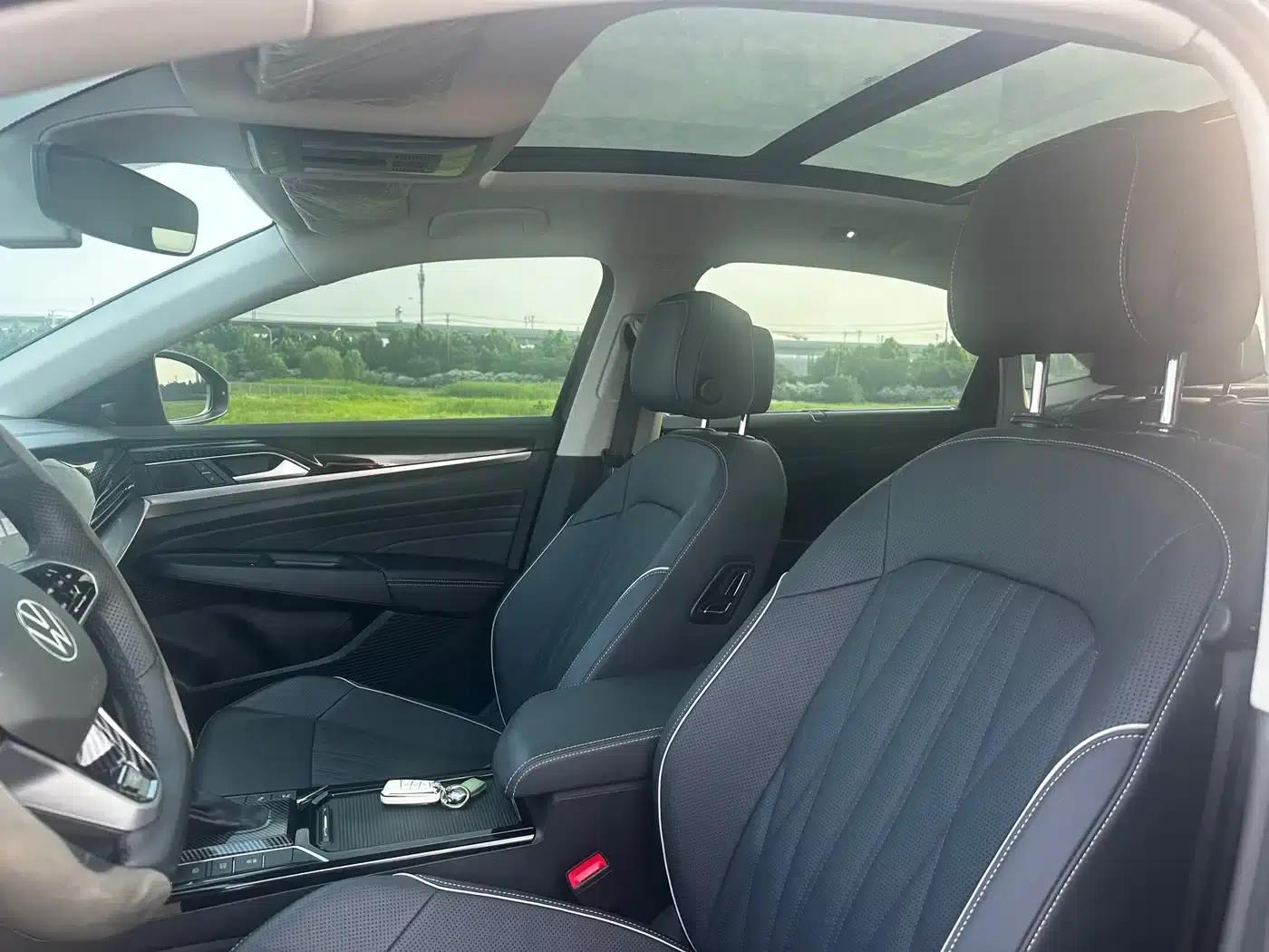 2023 Volkswagen Passat 330TSI Starry Sky Luxury Edition — миниатюра 6