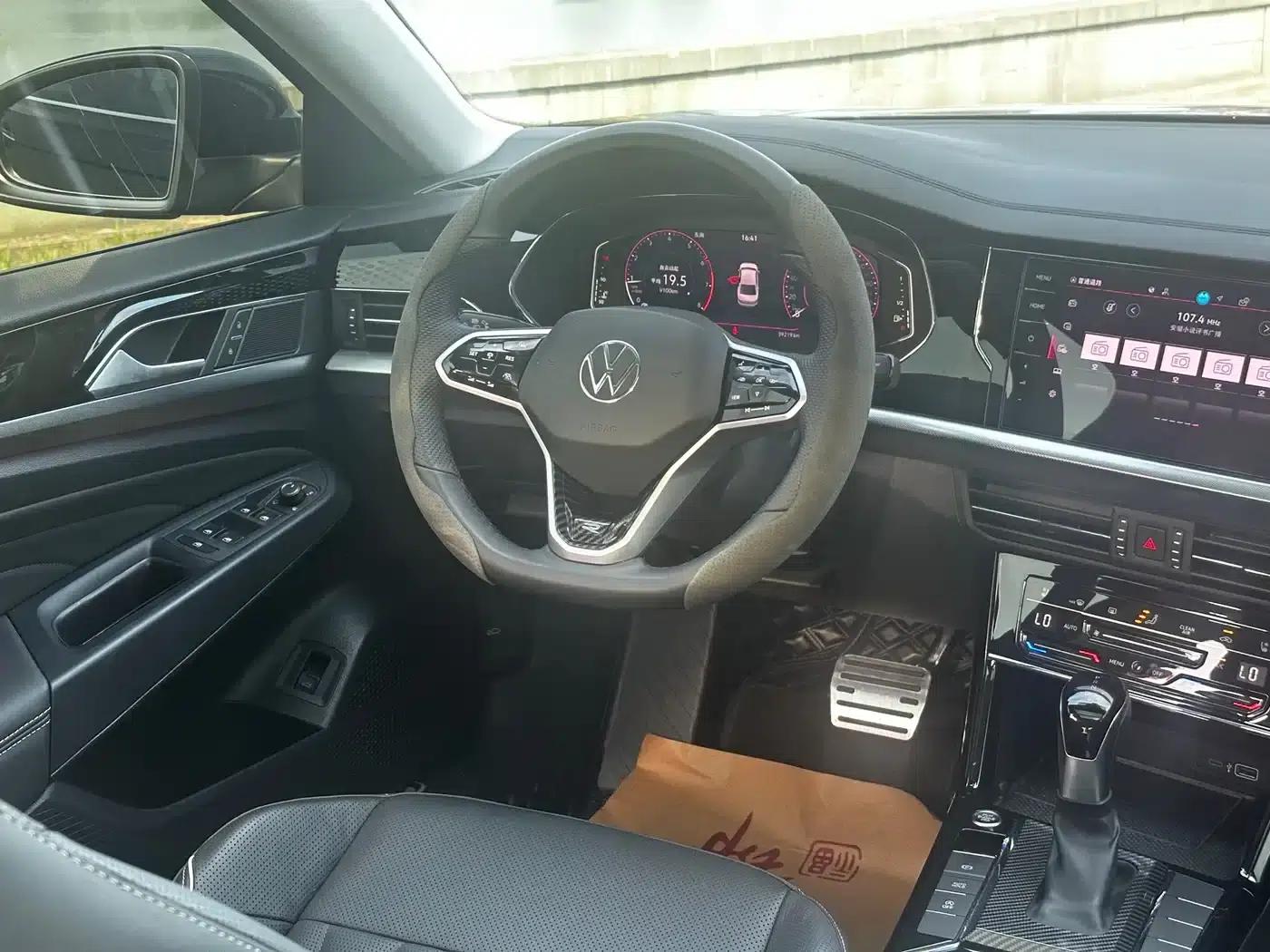 2023 Volkswagen Passat 330TSI Starry Sky Luxury Edition — миниатюра 8
