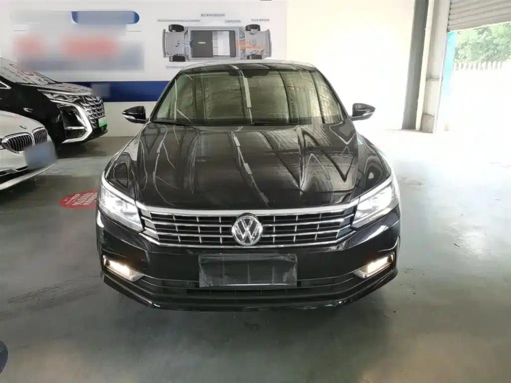 2017 Passat 330TSI DSG Premium Edition — миниатюра 3