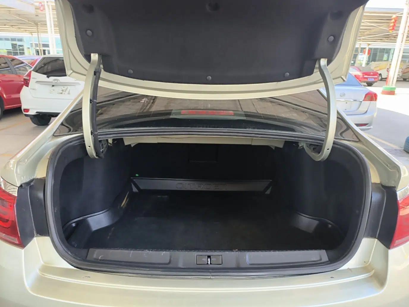 Citroen C4 Sega 2016 1.2THP Automatic Flagship Model — миниатюра 27