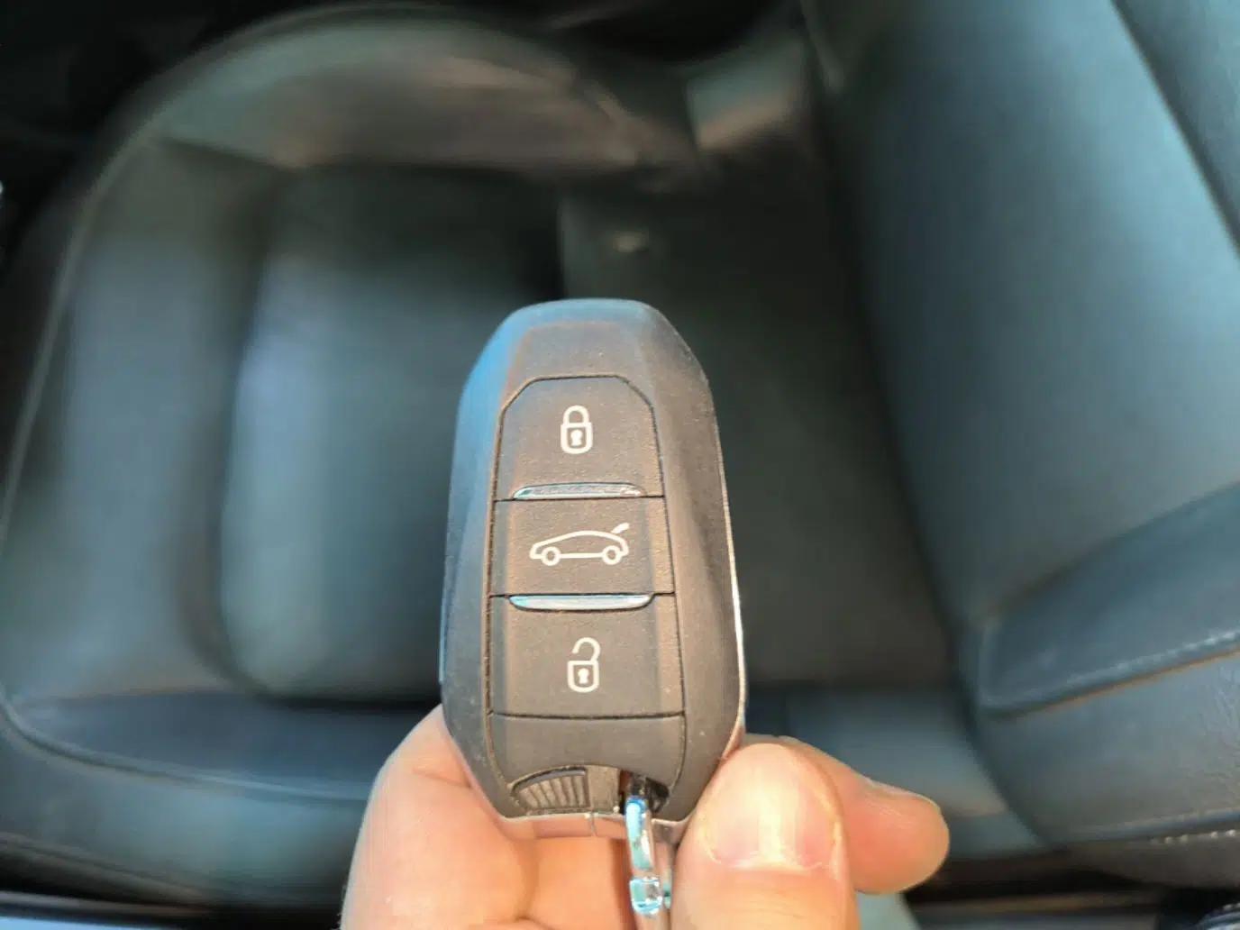 Citroen C4 Sega 2016 1.2THP Automatic Flagship Model — миниатюра 28