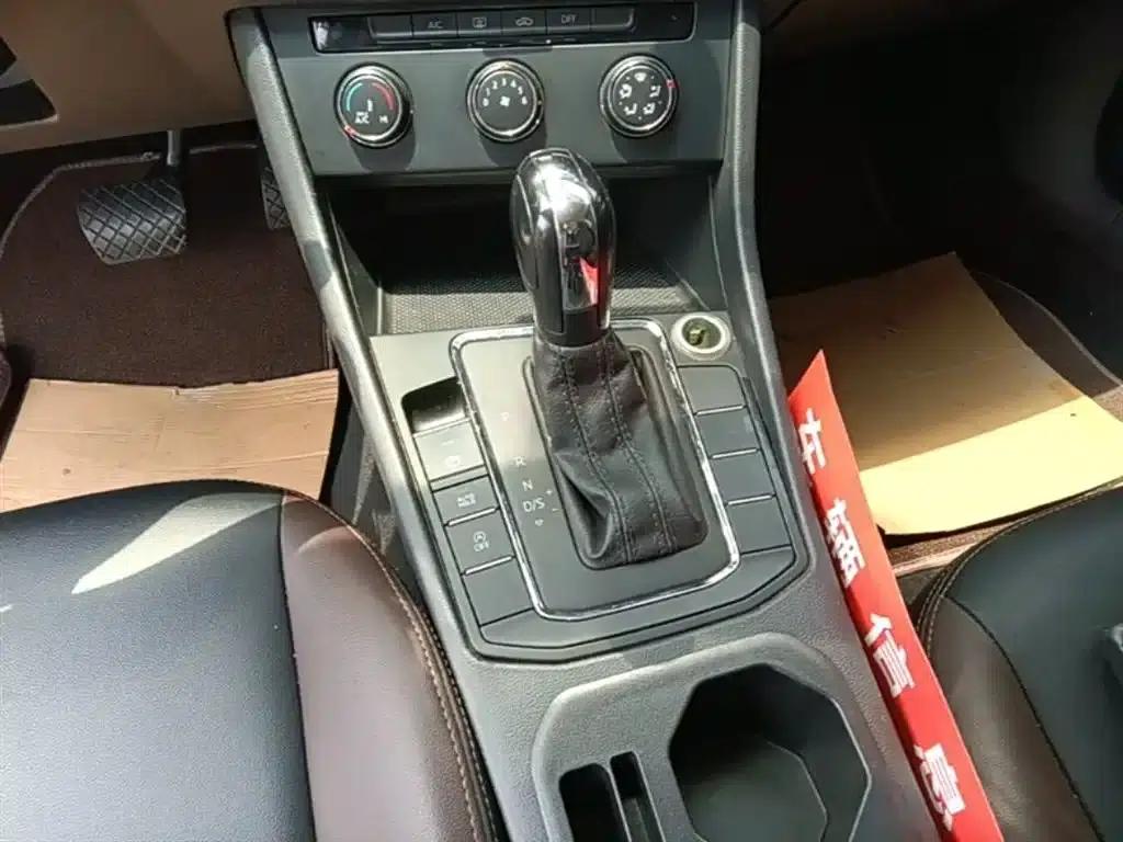 2019 Volkswagen Bora 1.5L Automatic Fashion Edition — миниатюра 14
