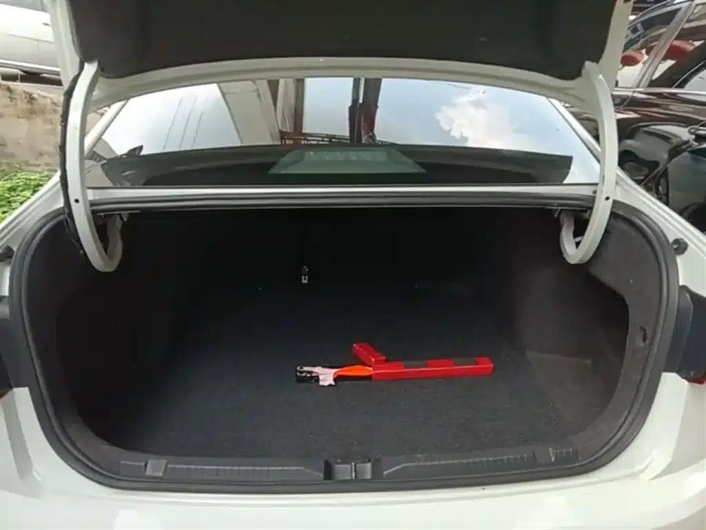 2019 Volkswagen Bora 1.5L Automatic Fashion Edition — миниатюра 19