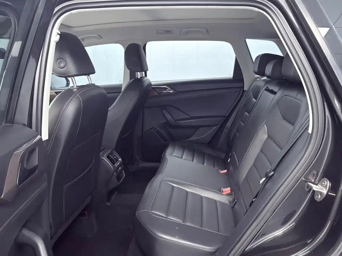 Tharu 2022 280TSI 2WD Luxury Edition — миниатюра 5