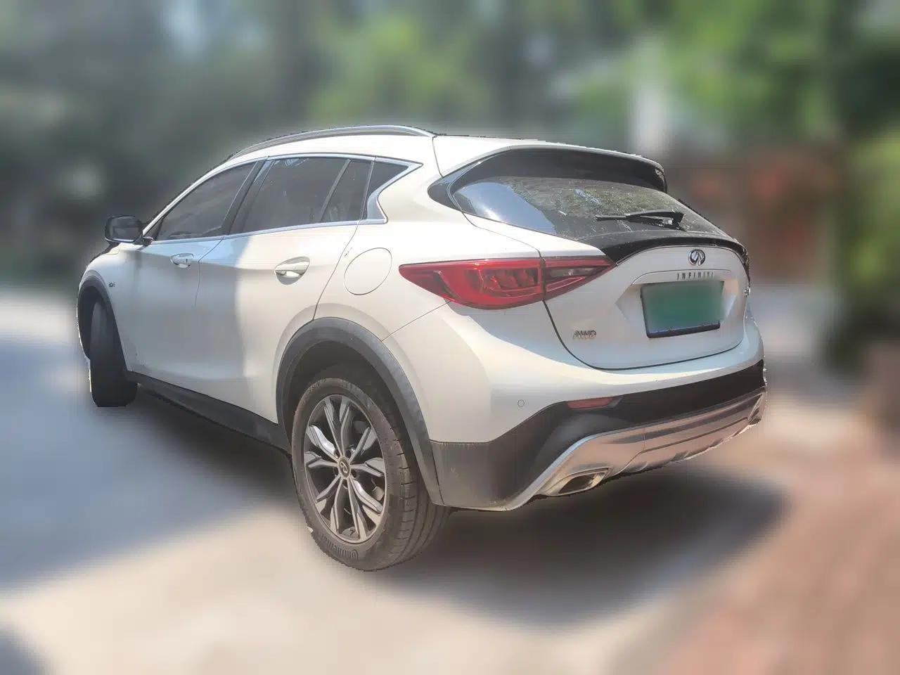 Infiniti QX30 2017 2.0T Four-Wheel Drive Sport Edition — миниатюра 4