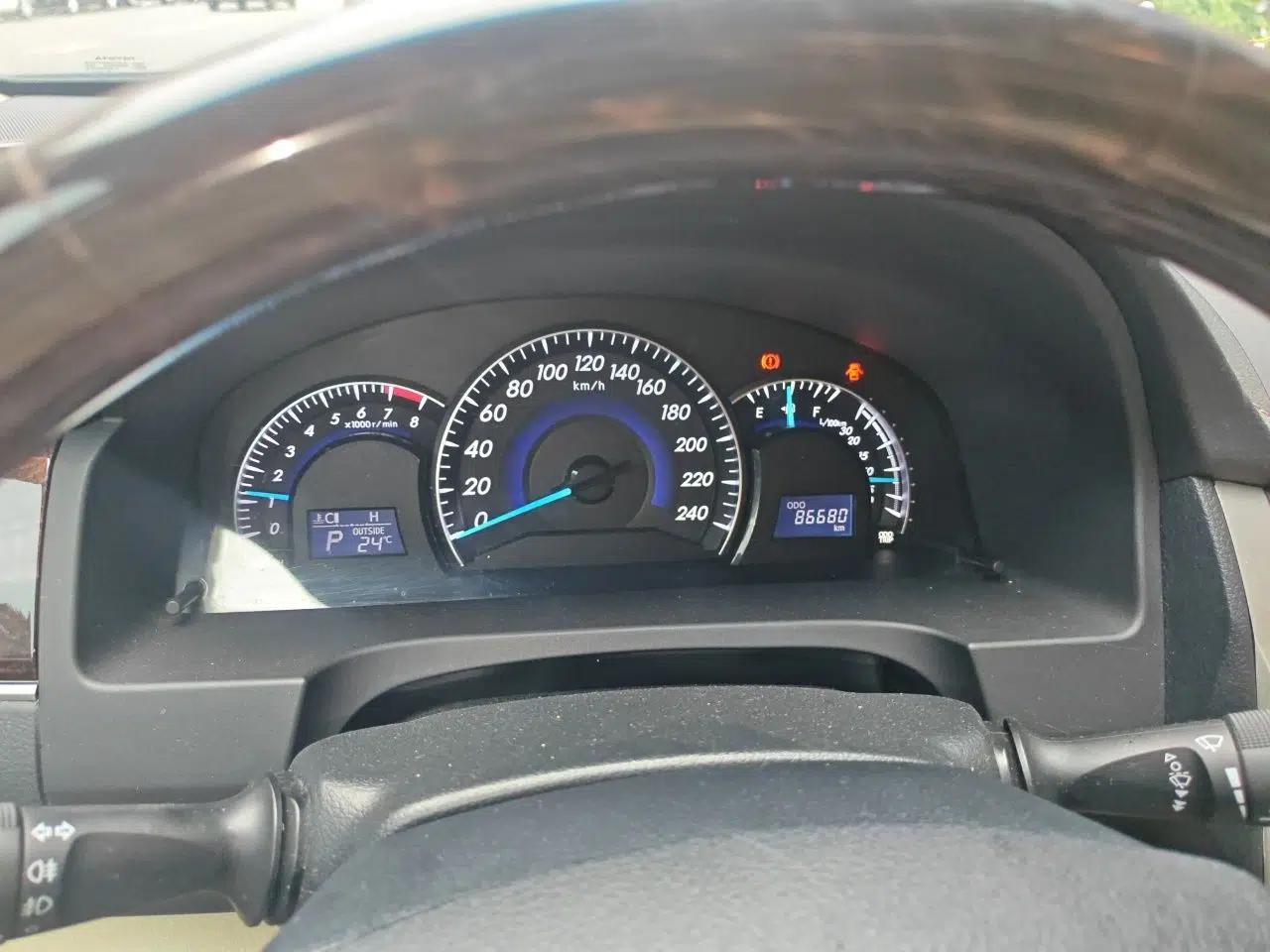 Toyota Camry 2016 2.0G 10th Anniversary Leading Edition — миниатюра 11
