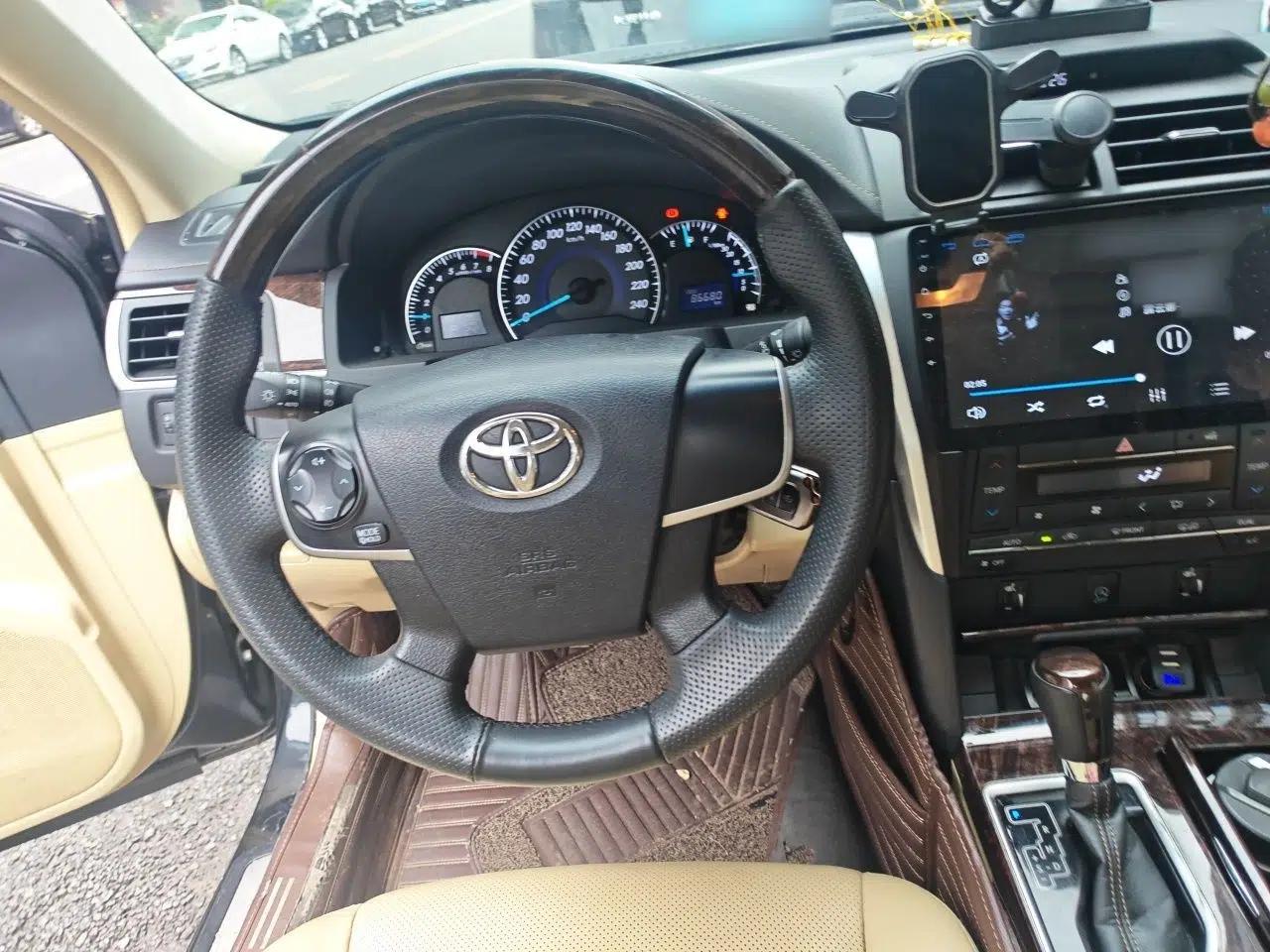Toyota Camry 2016 2.0G 10th Anniversary Leading Edition — миниатюра 10
