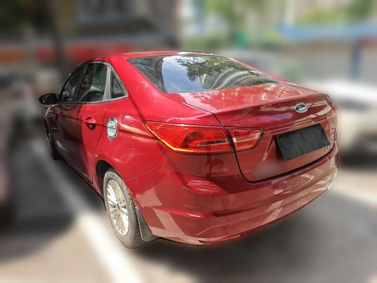 Ford Escort 2015 1.5L Automatic Comfort Edition — миниатюра 4