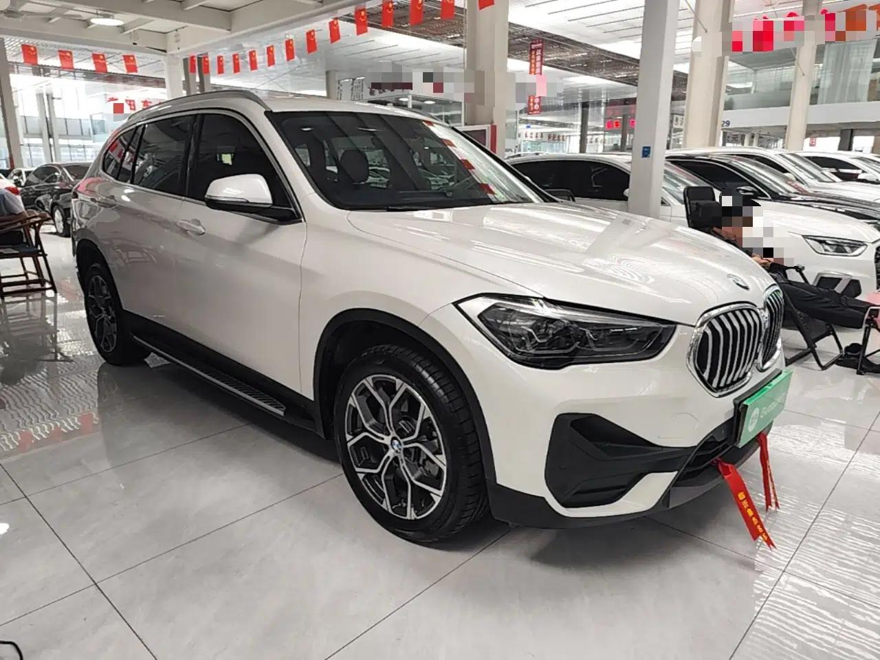 BMW X1 2022 sDrive25Li Leading Model — миниатюра 3