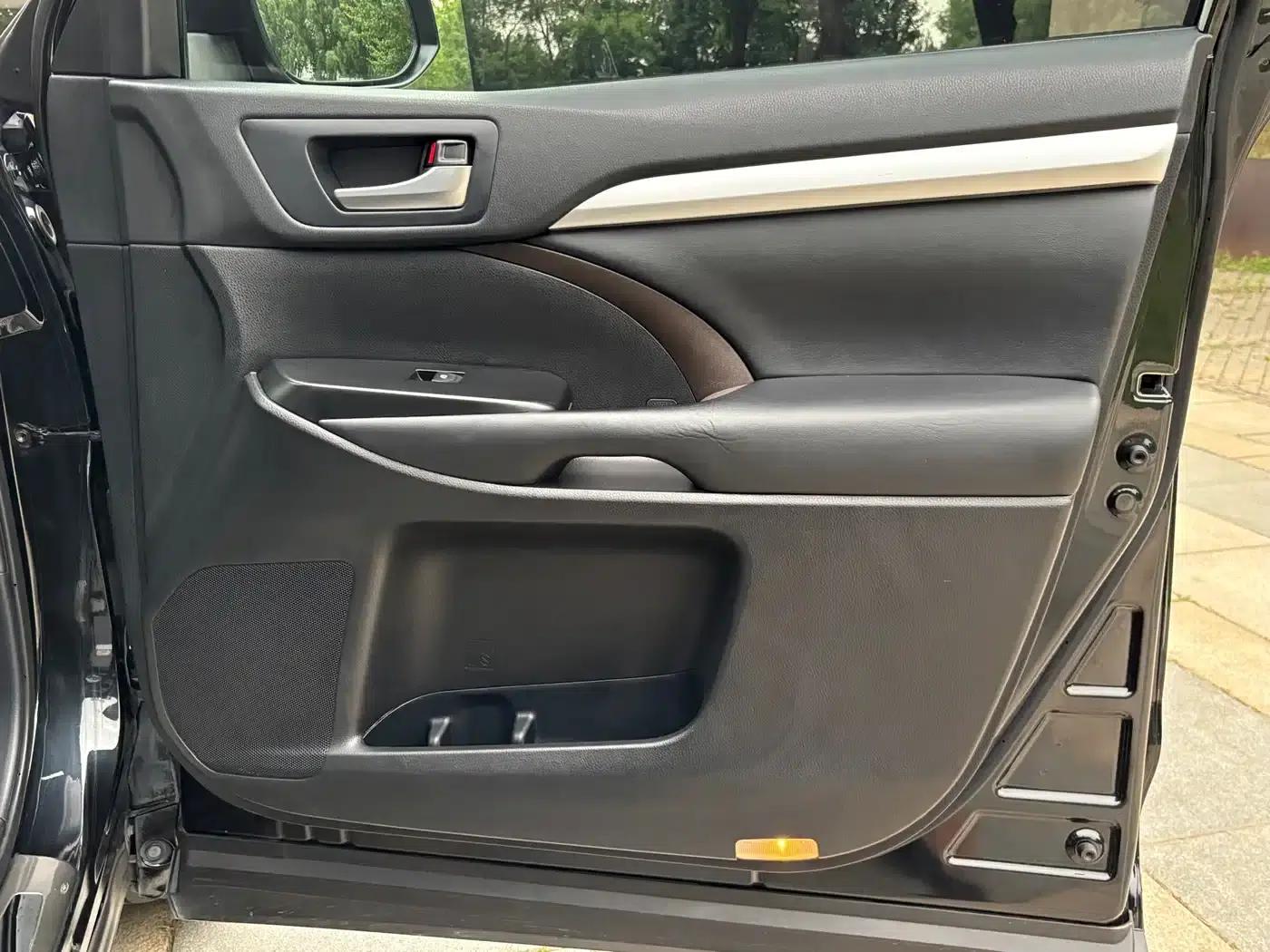 2021 Toyota Highlander 2.0T AWD Luxury 7-seater — миниатюра 17