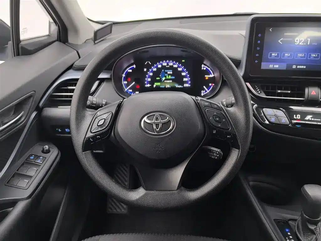 2021 Toyota C-HR Hybrid 2.0L Sport Edition — миниатюра 11