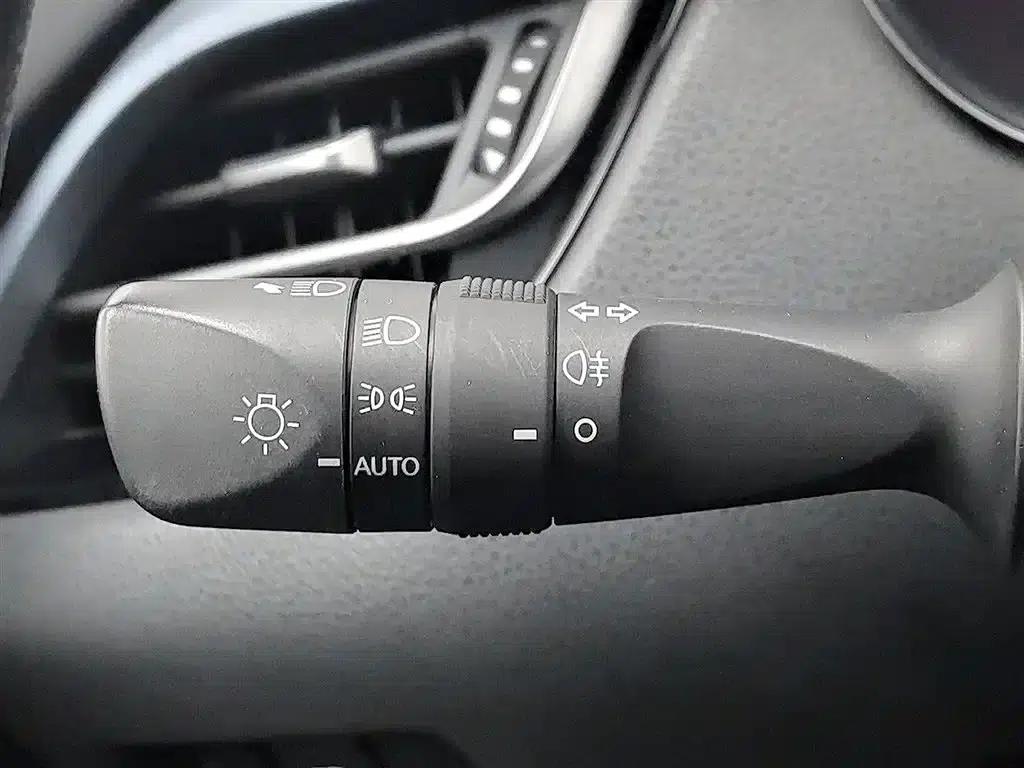 2021 Toyota C-HR Hybrid 2.0L Sport Edition — миниатюра 21