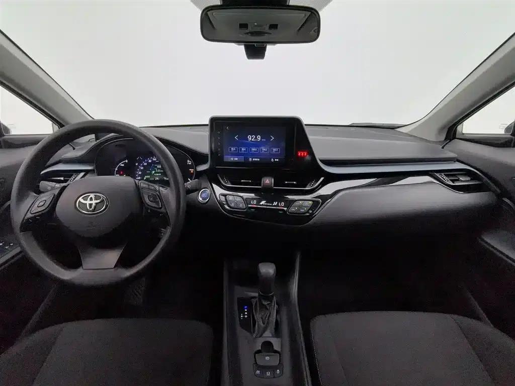 2021 Toyota C-HR Hybrid 2.0L Sport Edition — миниатюра 5