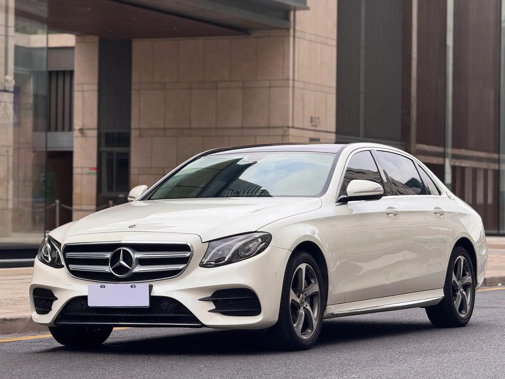 Mercedes-Benz E-Class 2018 E 300 L Sporty and Stylish Model — миниатюра 1