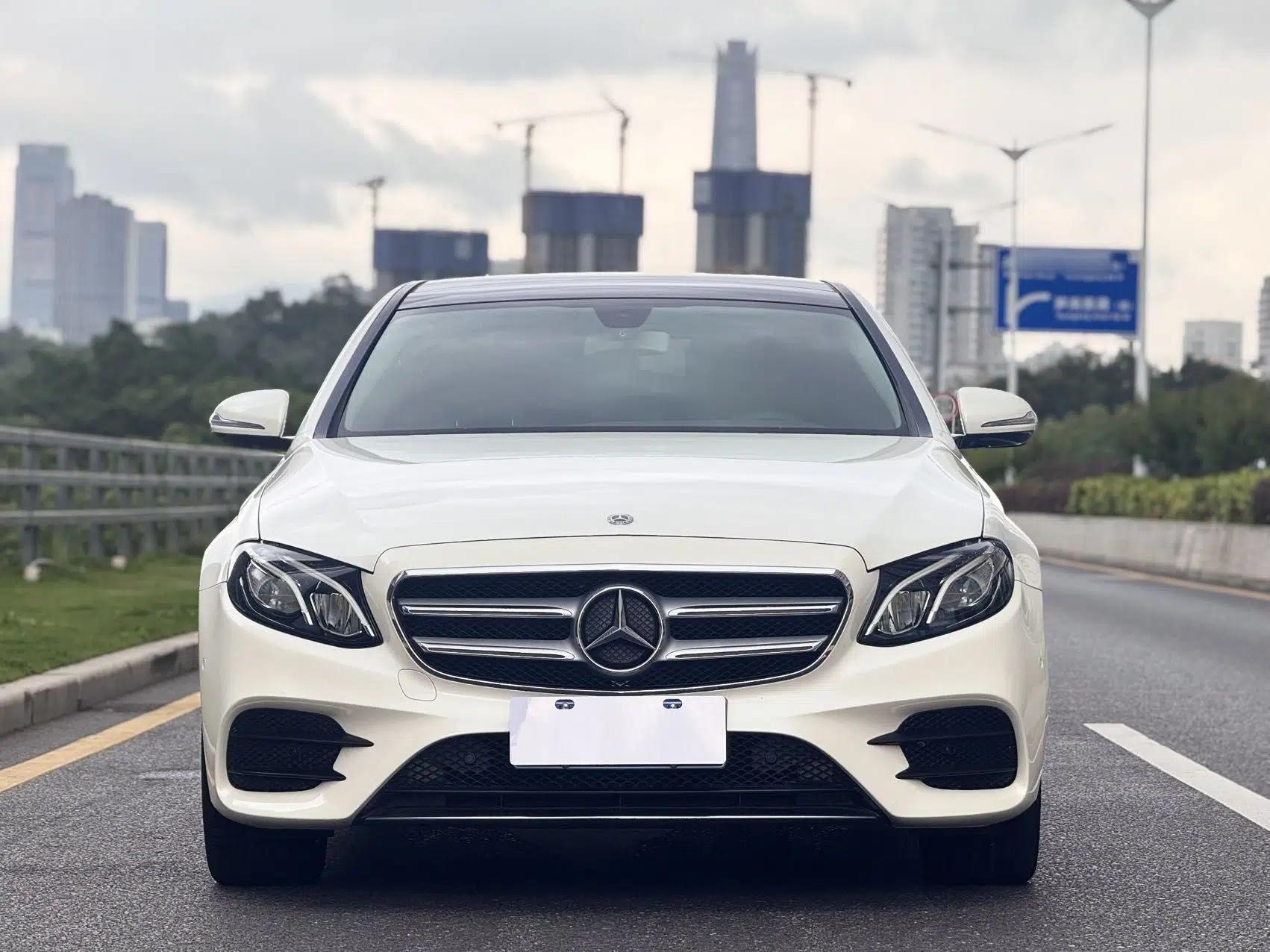 Mercedes-Benz E-Class 2018 E 300 L Sporty and Stylish Model — миниатюра 2