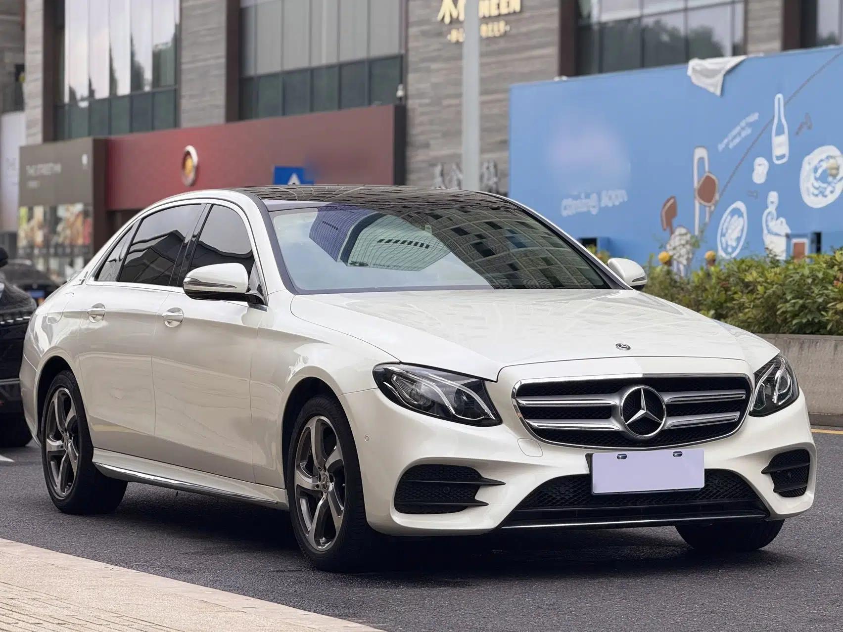Mercedes-Benz E-Class 2018 E 300 L Sporty and Stylish Model — миниатюра 3