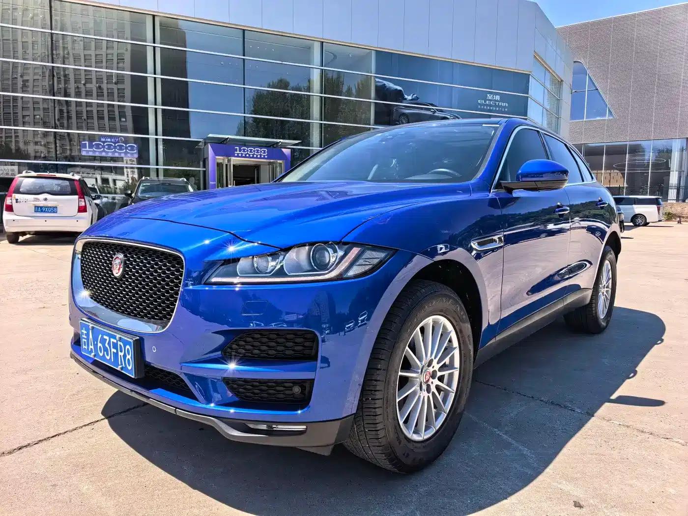 Jaguar F-PACE 2018 2.0T AWD Urban Luxury Edition — миниатюра 1