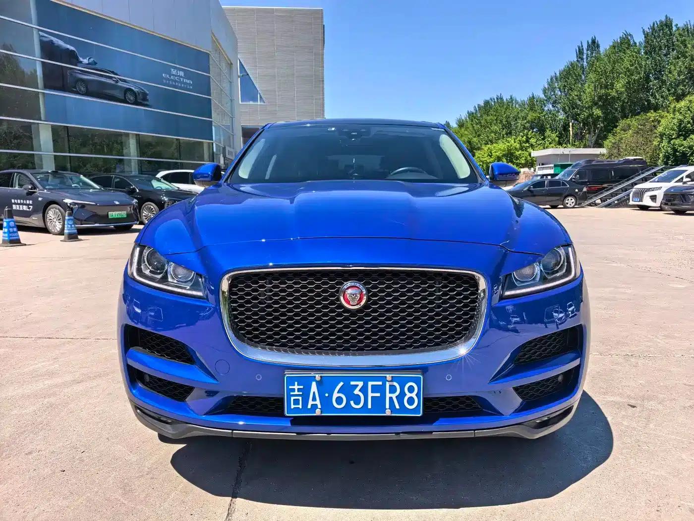 Jaguar F-PACE 2018 2.0T AWD Urban Luxury Edition — миниатюра 2