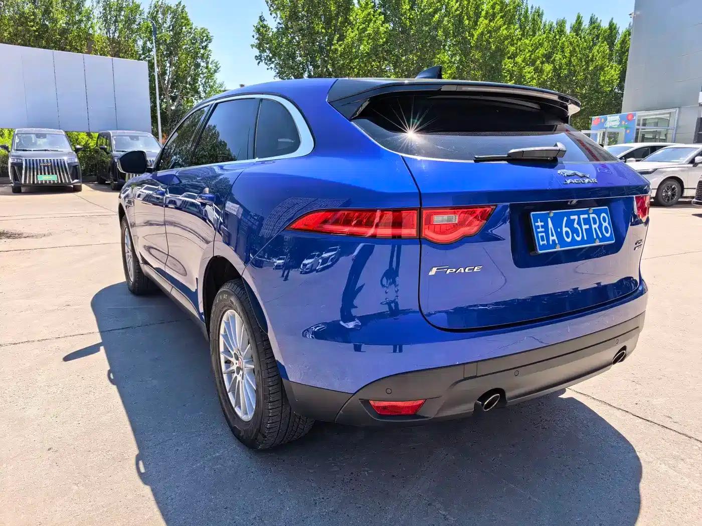 Jaguar F-PACE 2018 2.0T AWD Urban Luxury Edition — миниатюра 8
