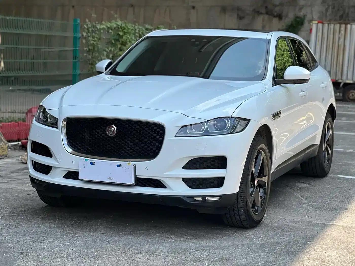 Jaguar F-PACE 2018 2.0T AWD Urban Luxury Edition — миниатюра 1