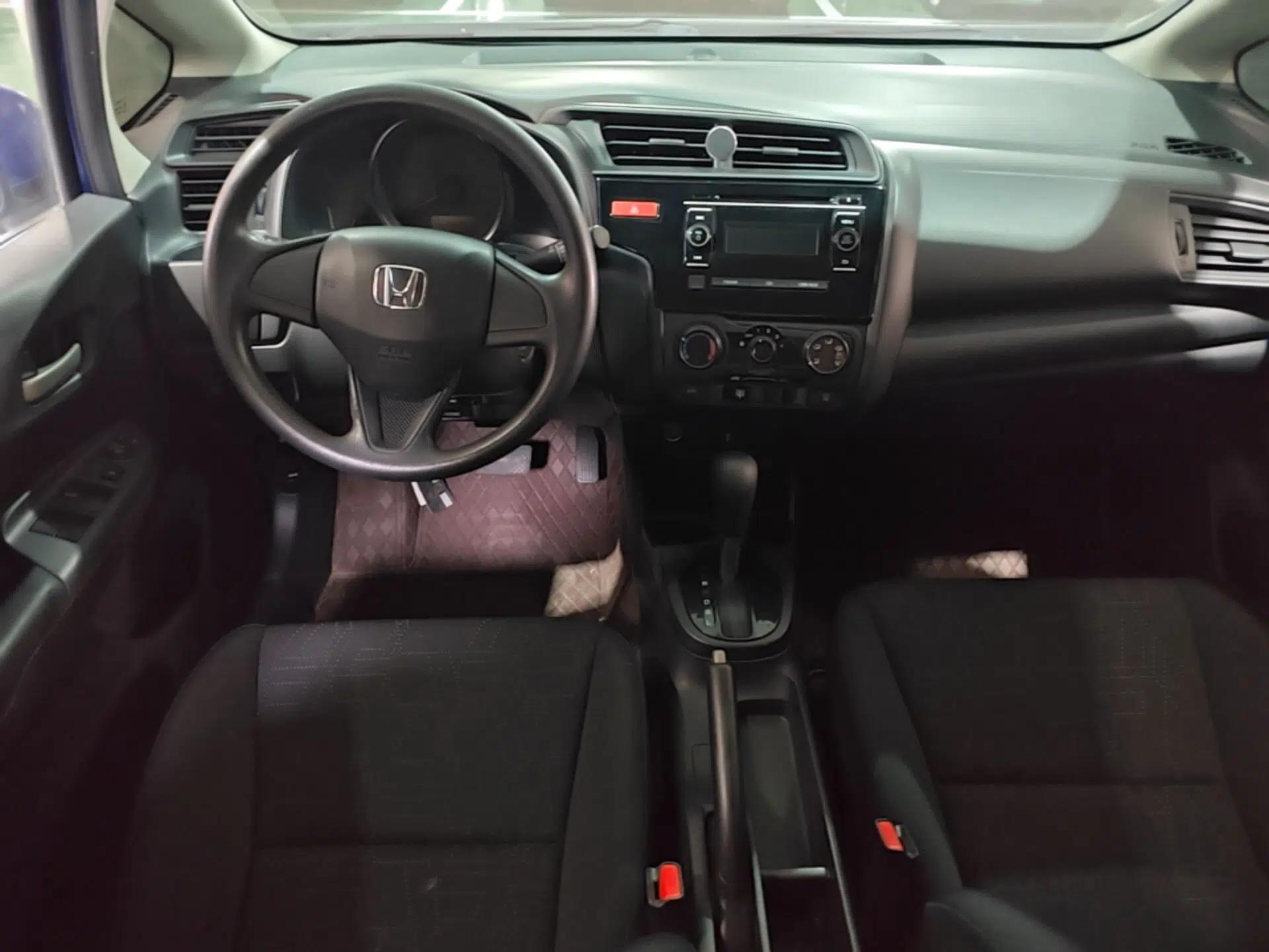 Honda Fit 2016 1.5L LX CVT Comfort Model — миниатюра 12