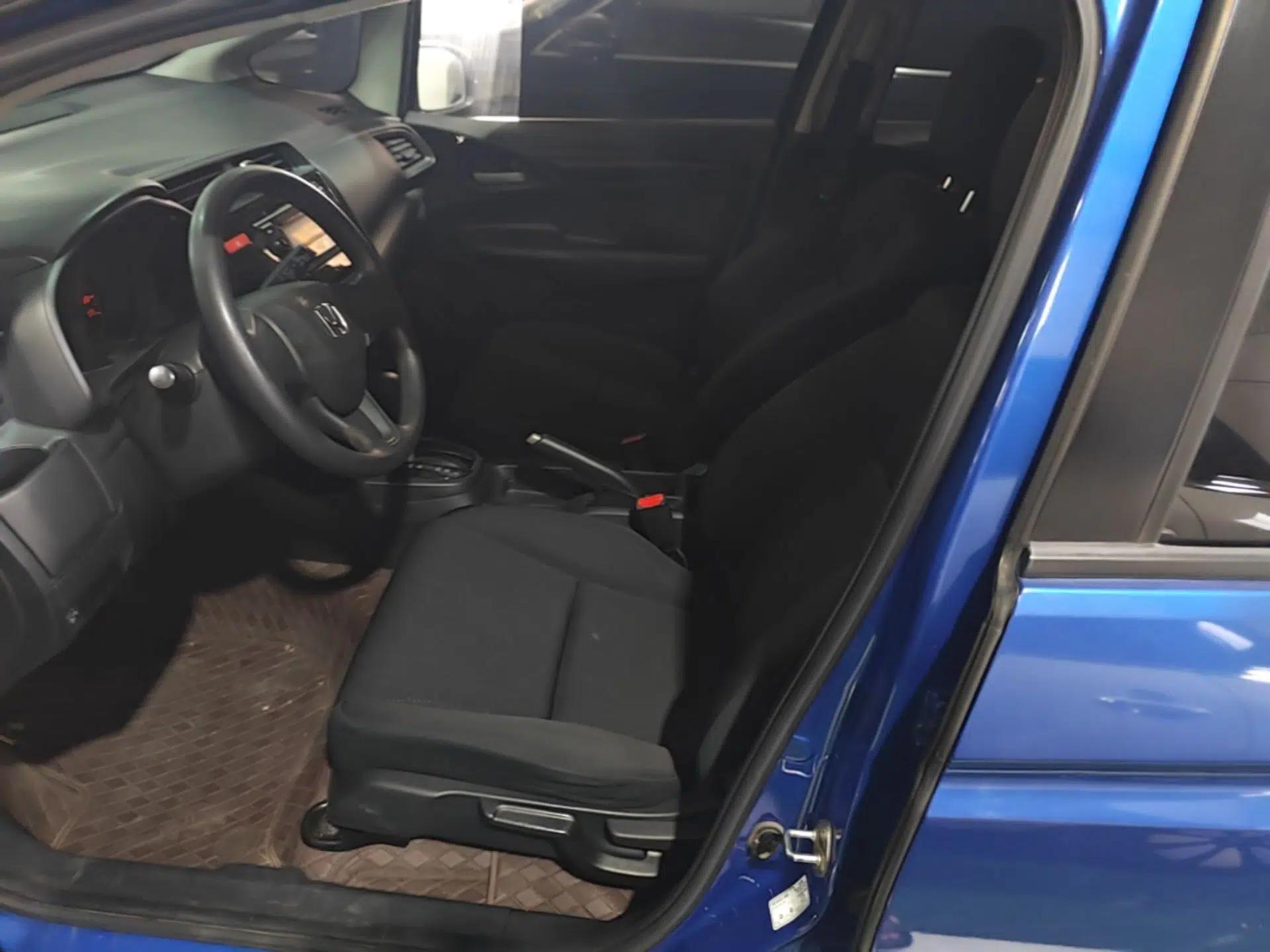 Honda Fit 2016 1.5L LX CVT Comfort Model — миниатюра 17