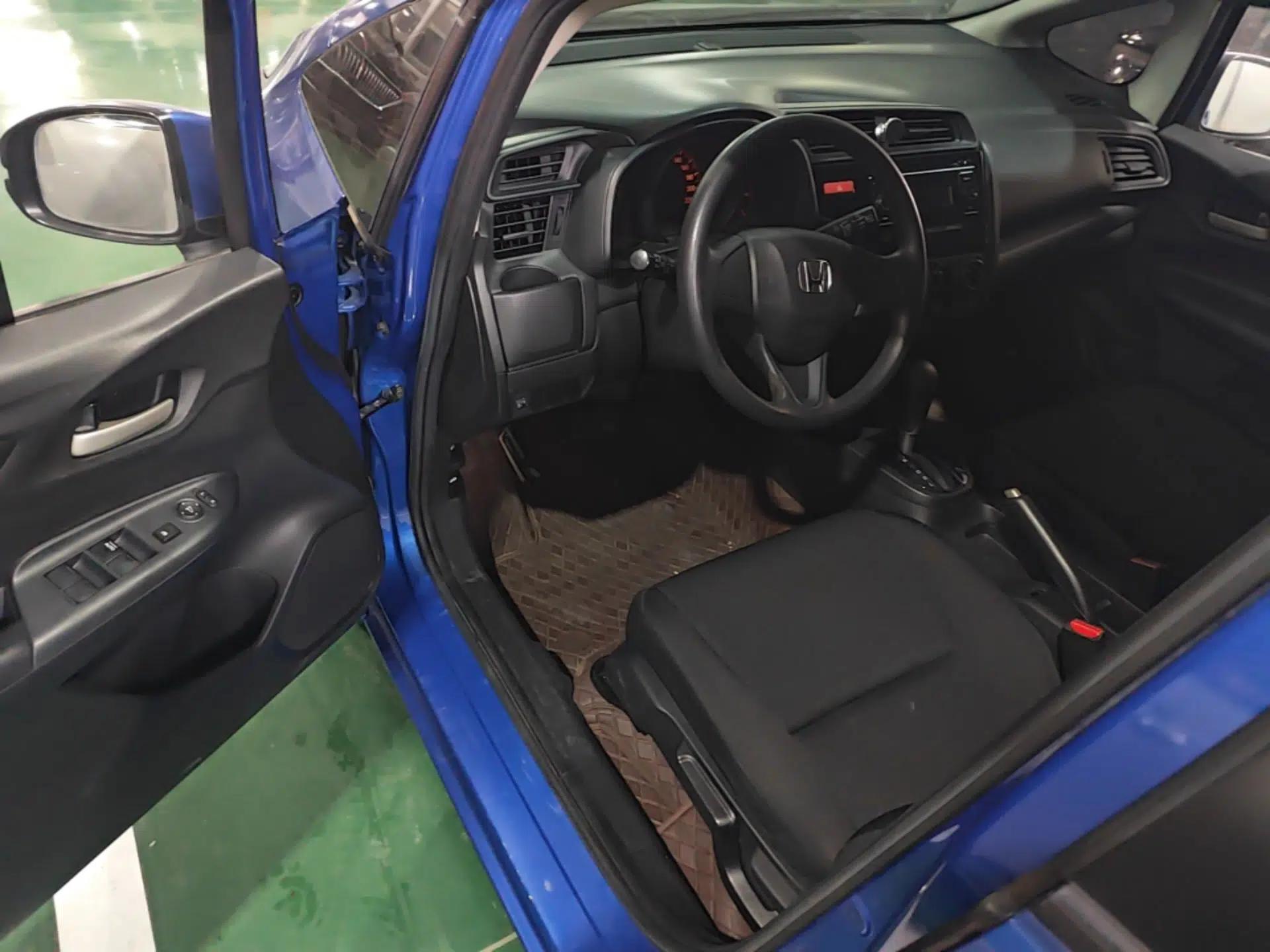 Honda Fit 2016 1.5L LX CVT Comfort Model — миниатюра 18