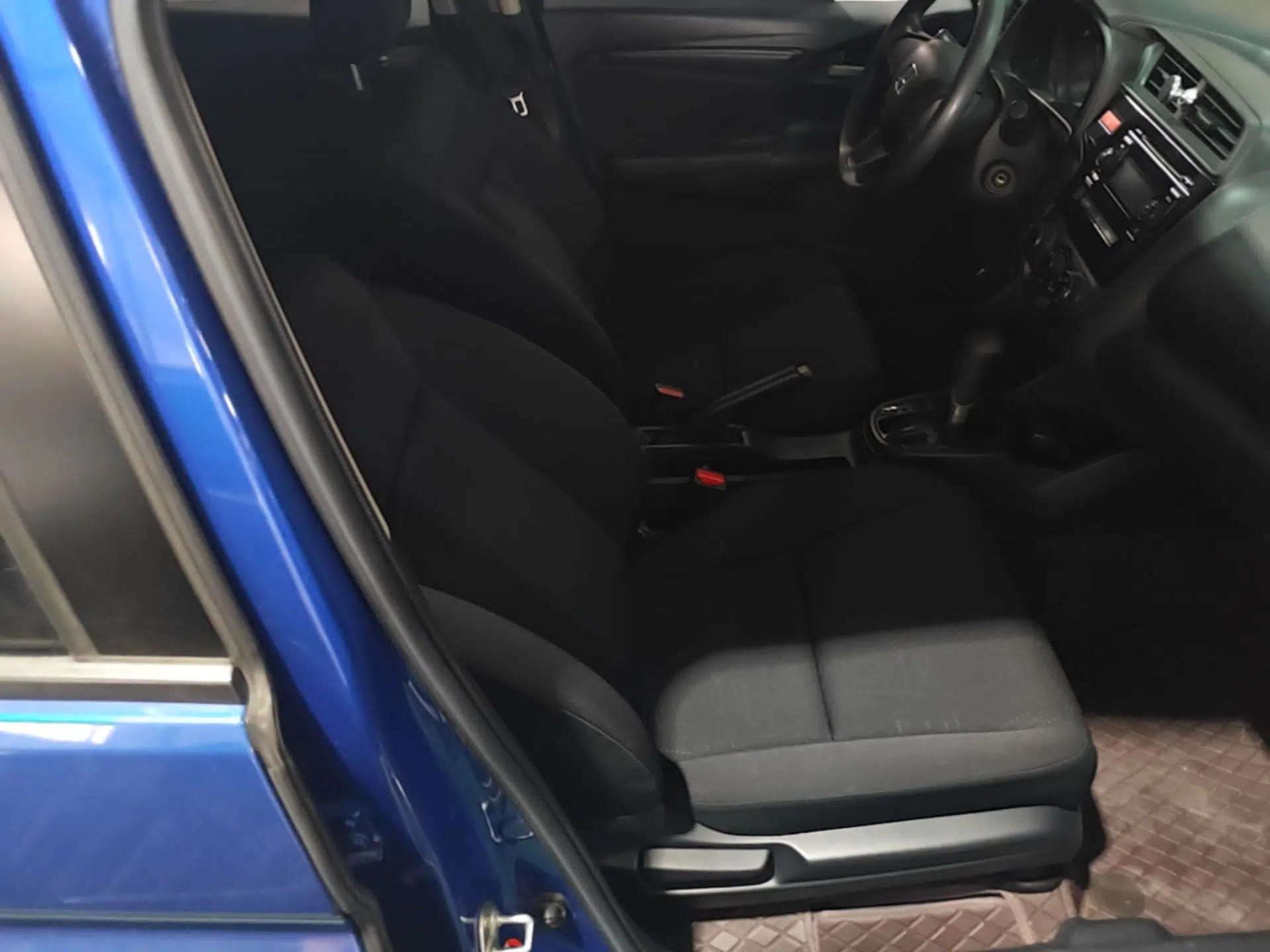 Honda Fit 2016 1.5L LX CVT Comfort Model — миниатюра 19