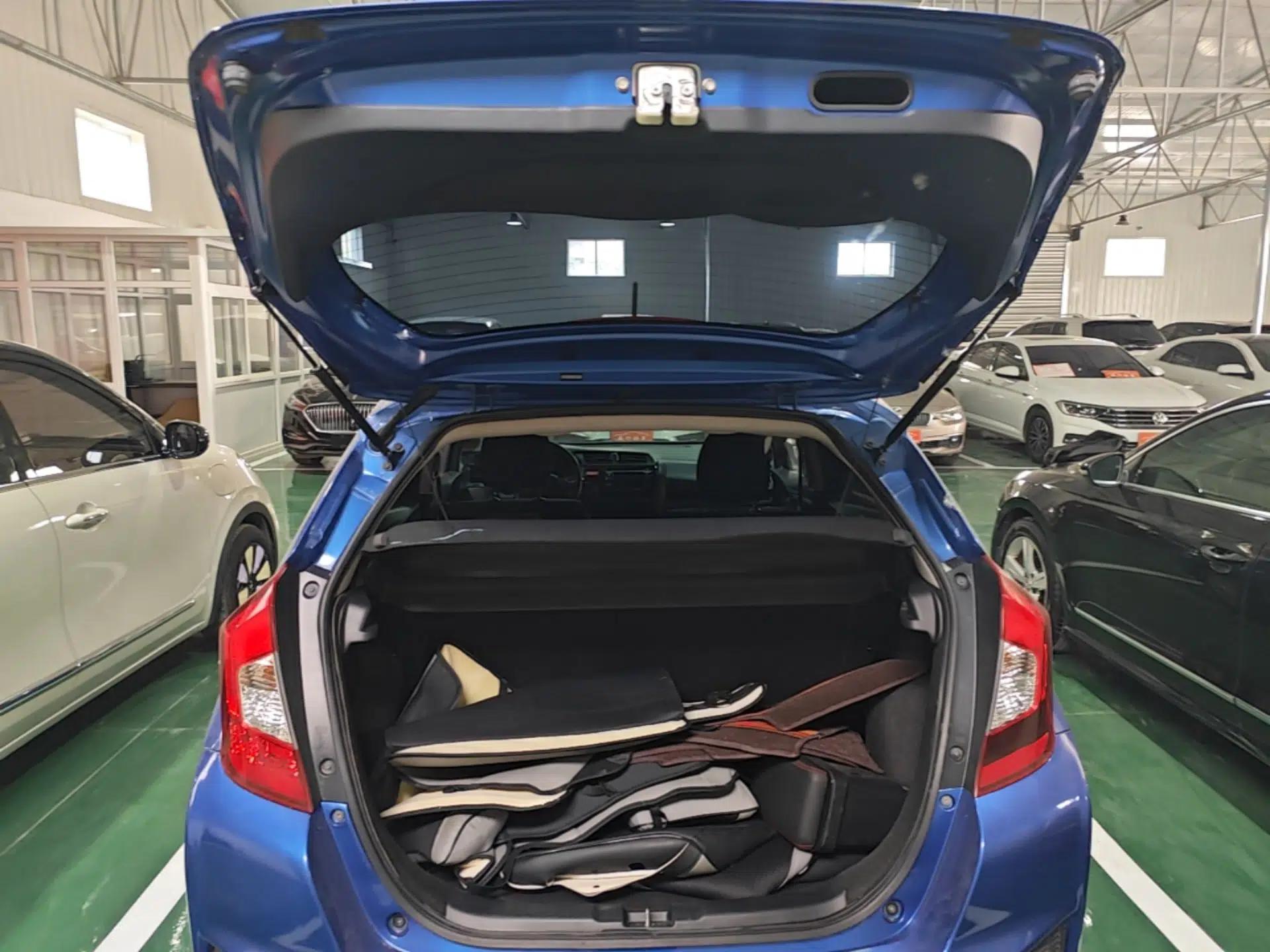 Honda Fit 2016 1.5L LX CVT Comfort Model — миниатюра 22