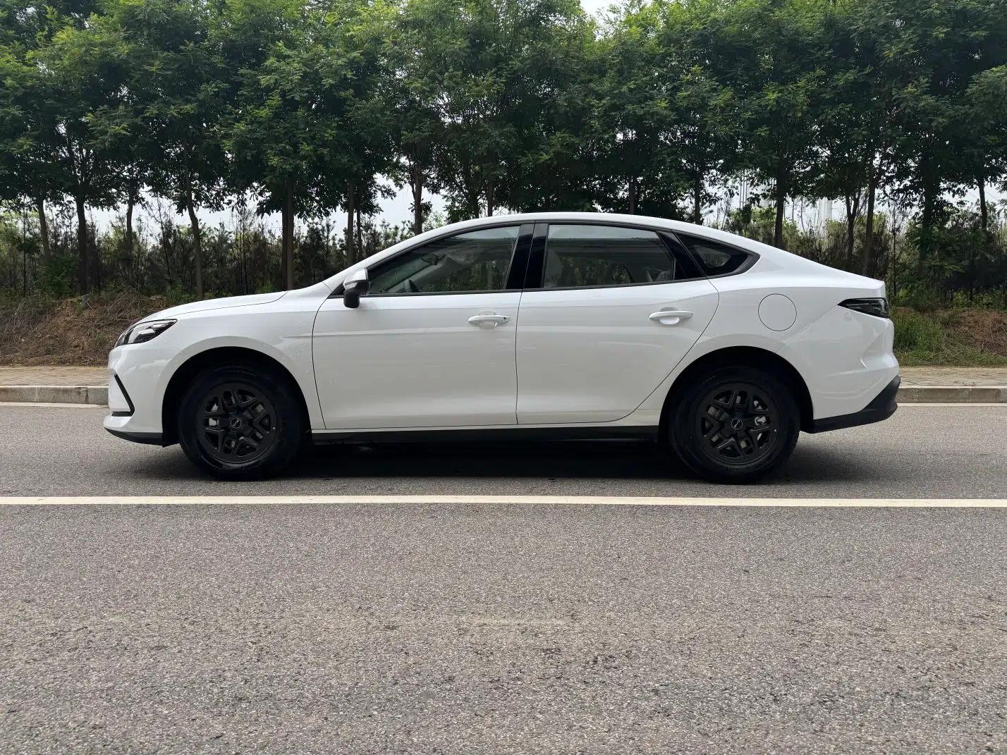 BYD Seal 05 DM-i 2026 DM-i 128KM Luxury Edition — миниатюра 4