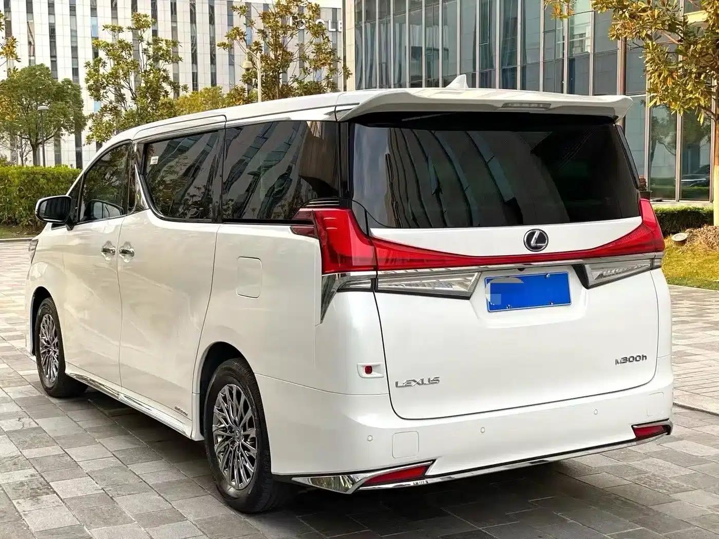 Lexus LM 2020 300h 7-Seat Elegant Edition — миниатюра 4