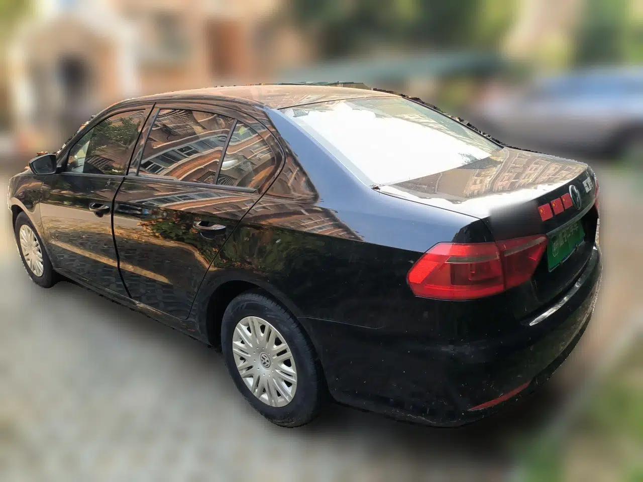 Volkswagen Lavida 2013 1.6L Manual Fashion Edition — миниатюра 4